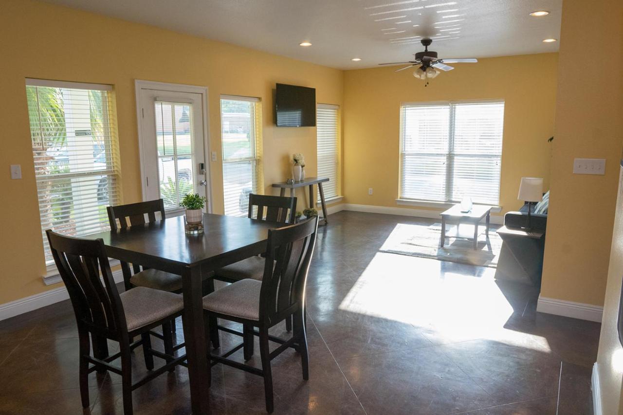 Serene 3Br Apartment 4Tvs Free Wi-Fi & Parking -E- Moss Point Buitenkant foto