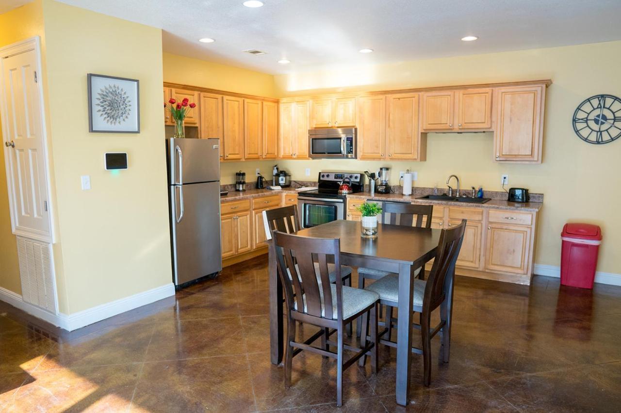 Serene 3Br Apartment 4Tvs Free Wi-Fi & Parking -E- Moss Point Buitenkant foto