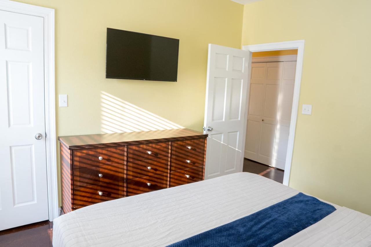 Serene 3Br Apartment 4Tvs Free Wi-Fi & Parking -E- Moss Point Buitenkant foto