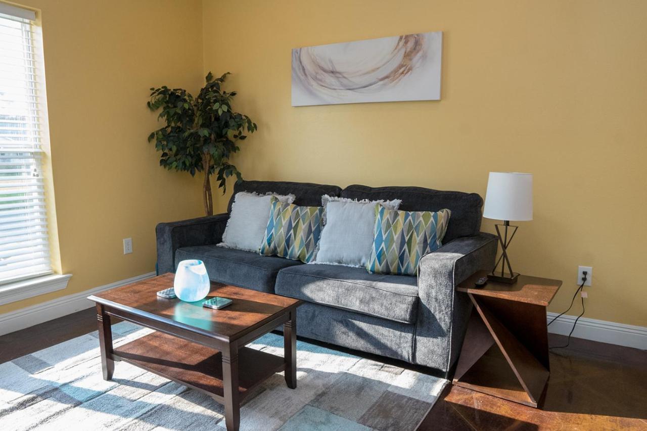Serene 3Br Apartment 4Tvs Free Wi-Fi & Parking -E- Moss Point Buitenkant foto