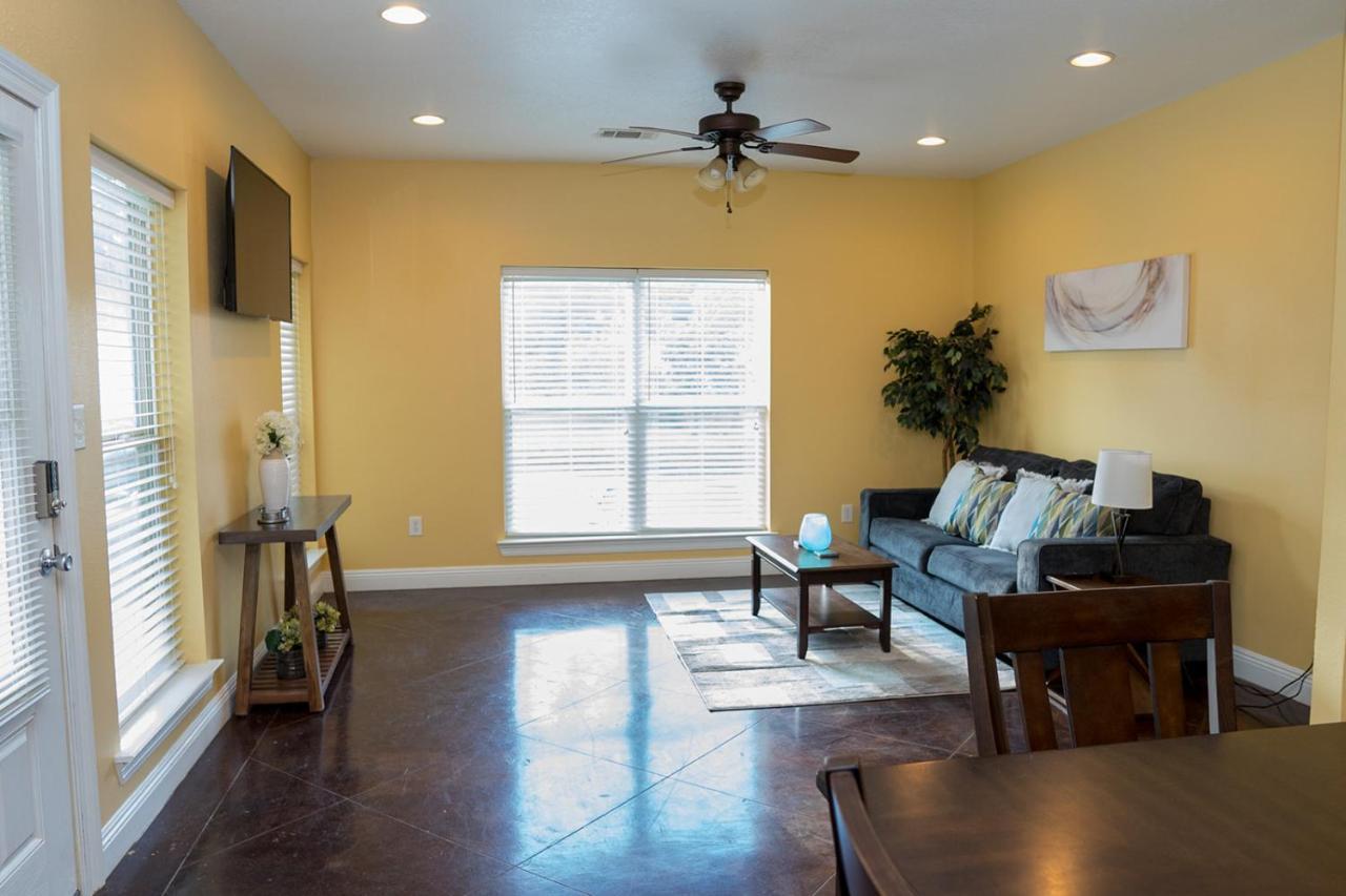 Serene 3Br Apartment 4Tvs Free Wi-Fi & Parking -E- Moss Point Buitenkant foto