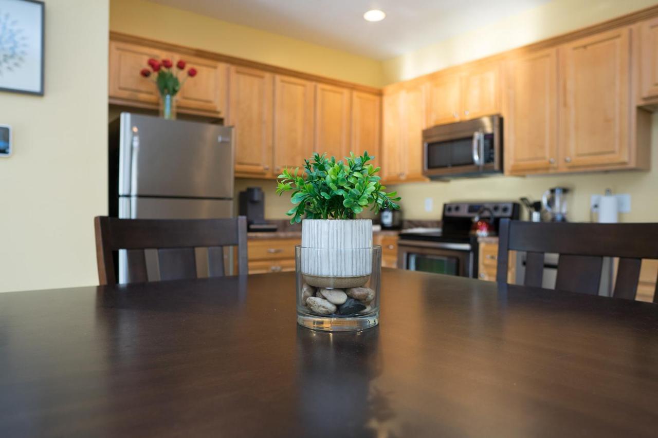 Serene 3Br Apartment 4Tvs Free Wi-Fi & Parking -E- Moss Point Buitenkant foto