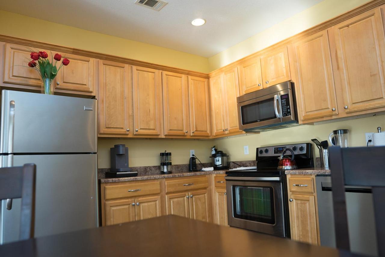 Serene 3Br Apartment 4Tvs Free Wi-Fi & Parking -E- Moss Point Buitenkant foto