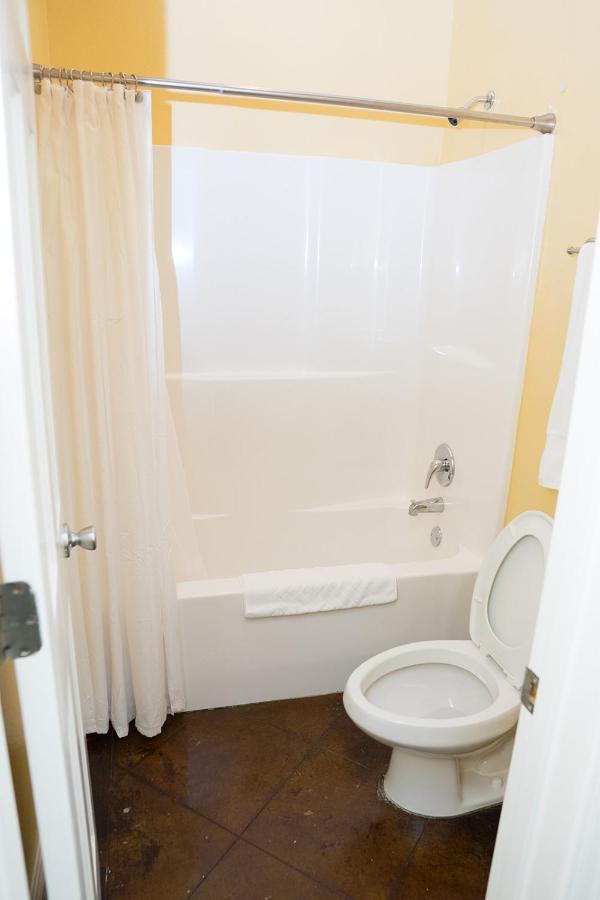 Serene 3Br Apartment 4Tvs Free Wi-Fi & Parking -E- Moss Point Buitenkant foto