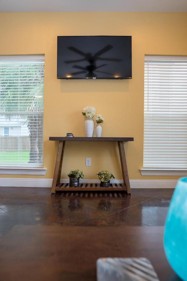 Serene 3Br Apartment 4Tvs Free Wi-Fi & Parking -E- Moss Point Buitenkant foto