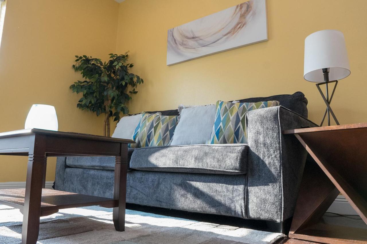 Serene 3Br Apartment 4Tvs Free Wi-Fi & Parking -E- Moss Point Buitenkant foto
