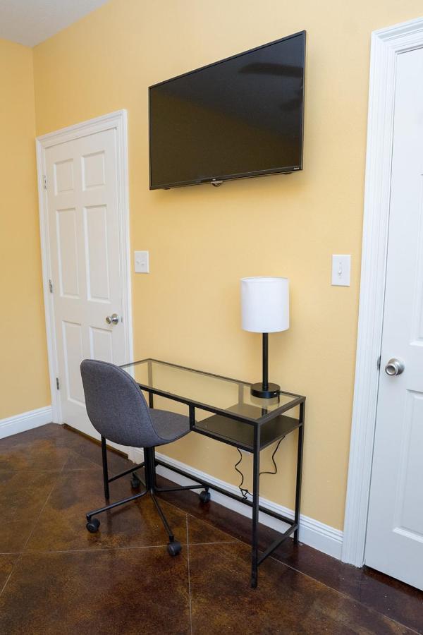 Serene 3Br Apartment 4Tvs Free Wi-Fi & Parking -E- Moss Point Buitenkant foto