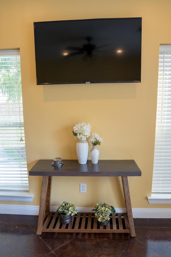 Serene 3Br Apartment 4Tvs Free Wi-Fi & Parking -E- Moss Point Buitenkant foto