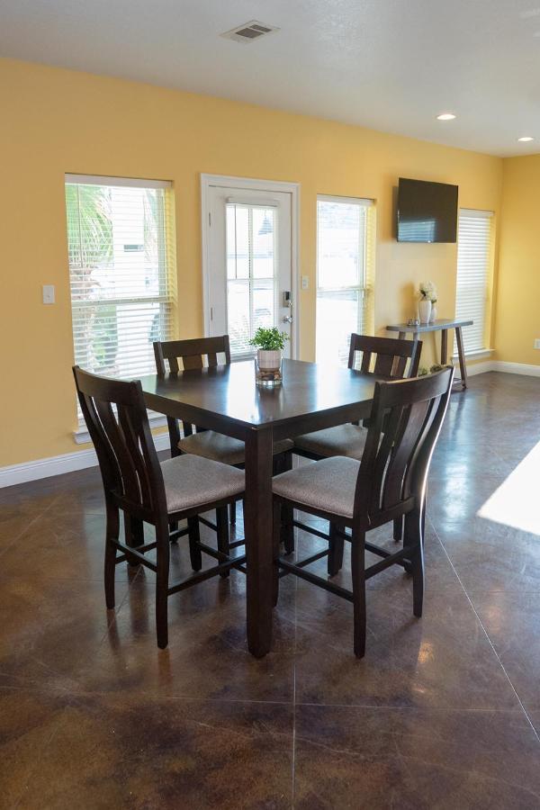Serene 3Br Apartment 4Tvs Free Wi-Fi & Parking -E- Moss Point Buitenkant foto