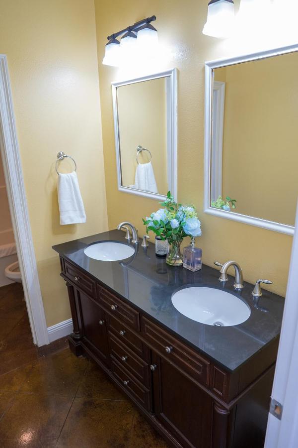 Serene 3Br Apartment 4Tvs Free Wi-Fi & Parking -E- Moss Point Buitenkant foto