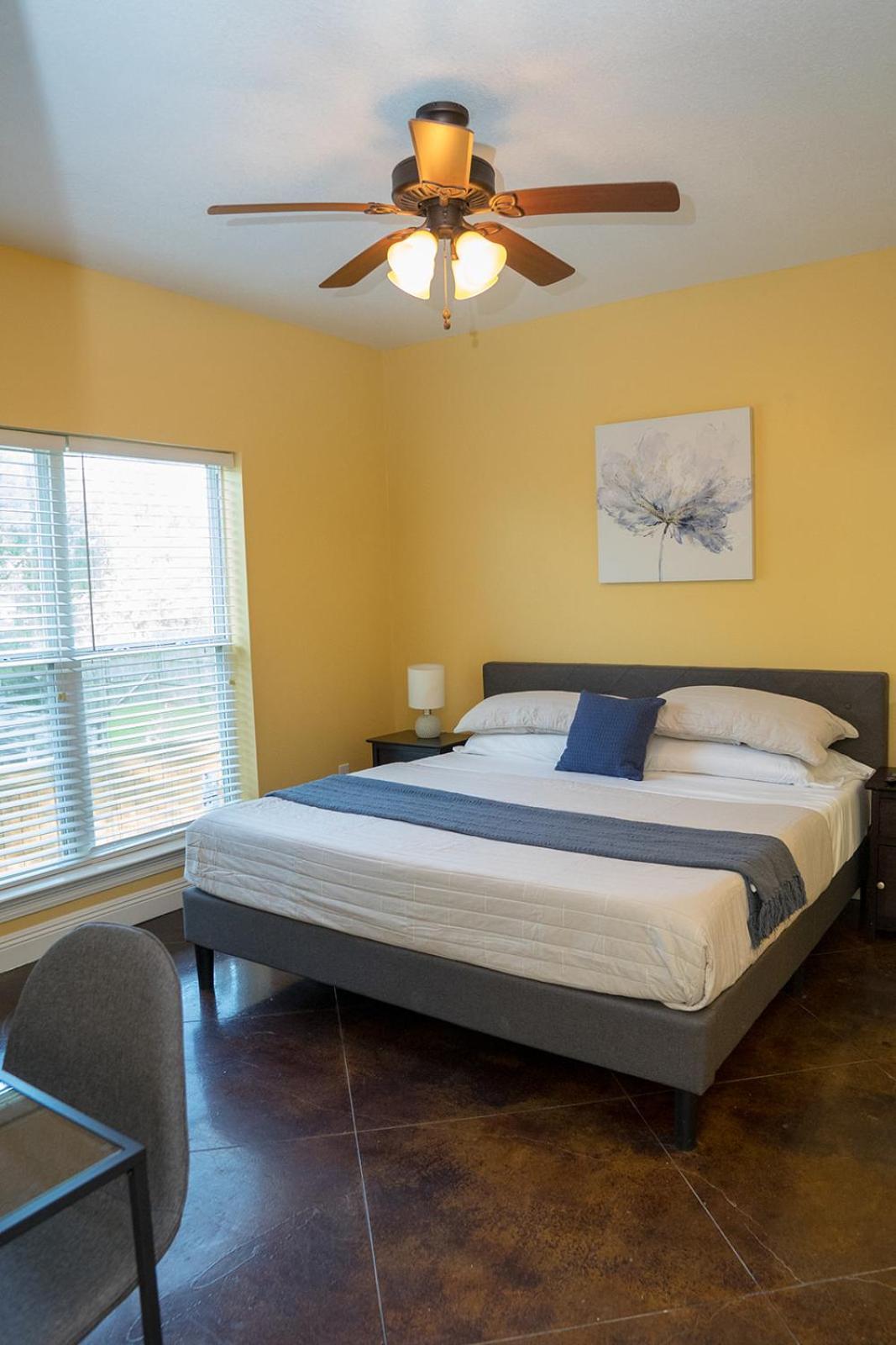 Serene 3Br Apartment 4Tvs Free Wi-Fi & Parking -E- Moss Point Buitenkant foto